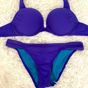 Vintage Victoria’s Secret bombshell bikini